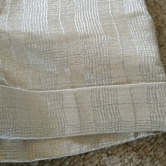 Shorts - Picture 2 of 4